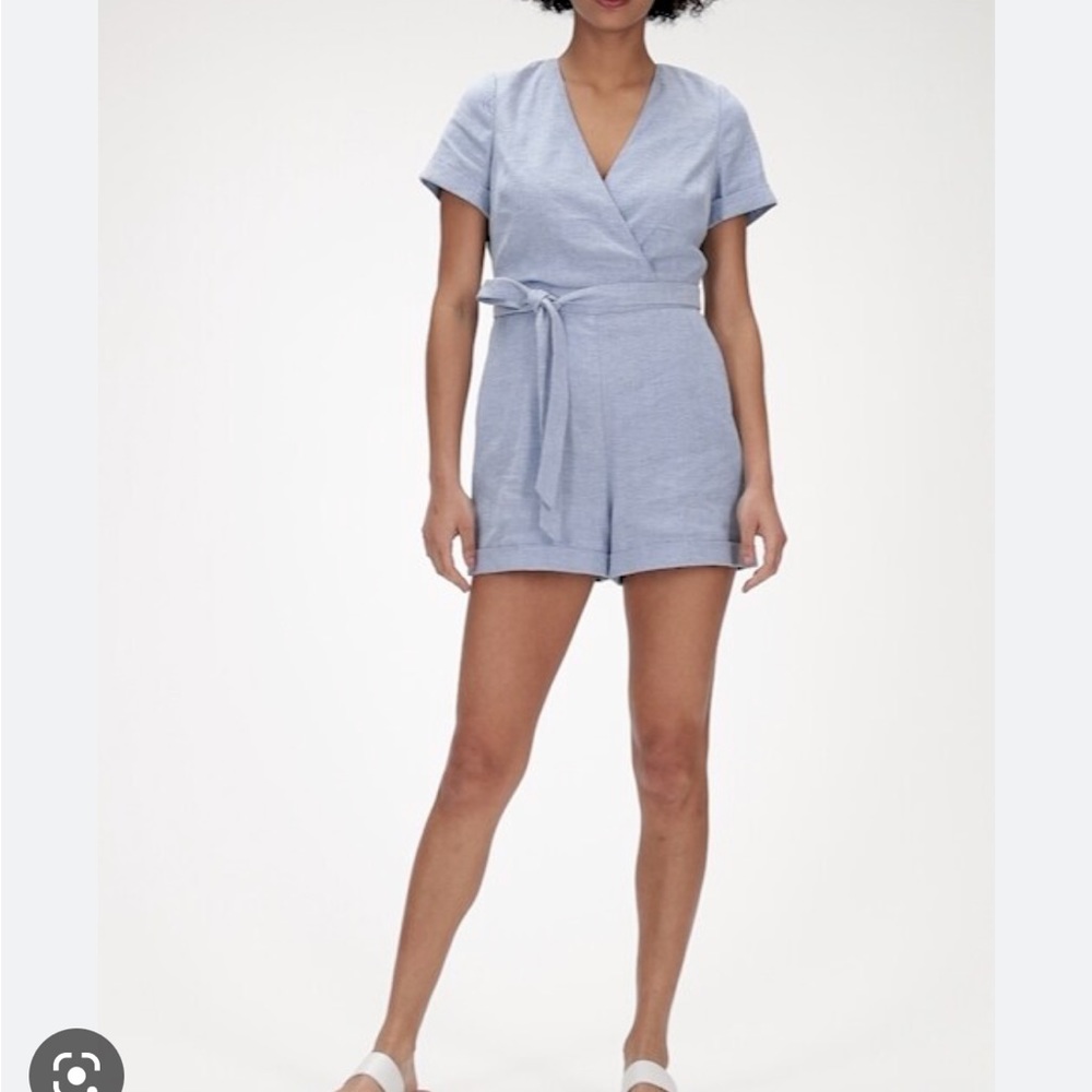 Banana Republic - Linen/Cotten Blend pinstriped Romper